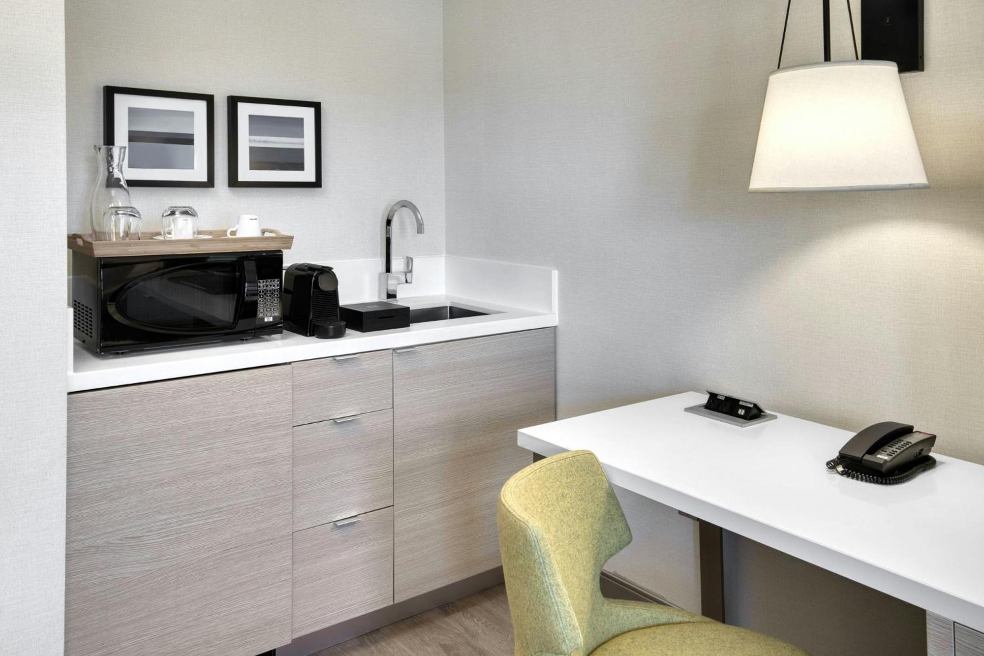 The Insignia Hotel, Sarnia, A Tribute Portfolio Hotel Екстер'єр фото