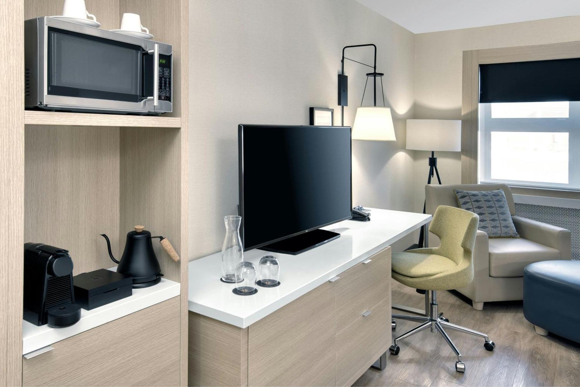 The Insignia Hotel, Sarnia, A Tribute Portfolio Hotel Екстер'єр фото